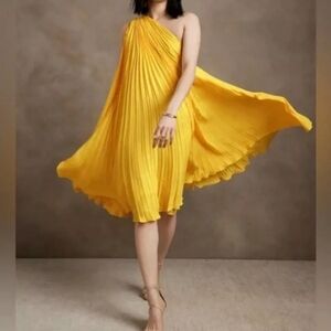*NWT* Banana Republic One Shoulder Pleated Yellow Dress